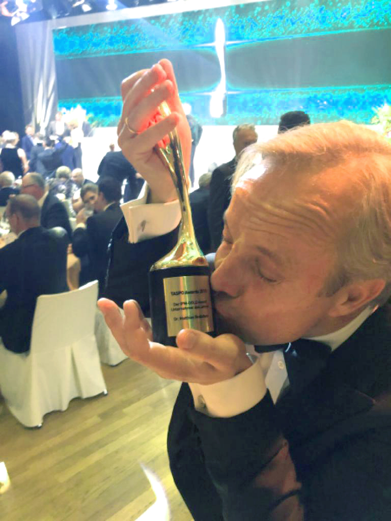 Matthias Redlefsen thankful with the TASPO Award Matthias Redlefsen thankful with the TASPO Award
