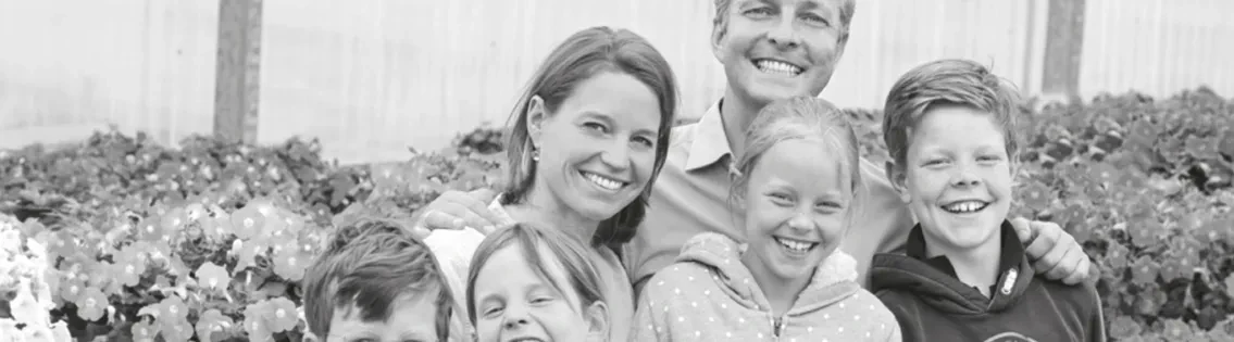 The 6th generation of Benary. Klaudia and Matthias with their four children Hans, Marianne, Käthe and Friedrich The 6th generation of Benary. Klaudia and Matthias with their four children Hans, Marianne, Käthe and Friedrich